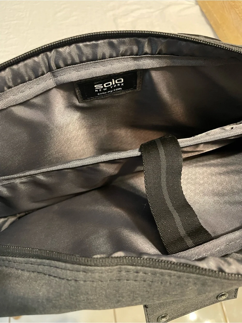 solo Black Camera Messenger Bag with Multiple Pockets